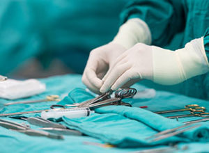 doctor checking medical needs to avoid medical malpractice